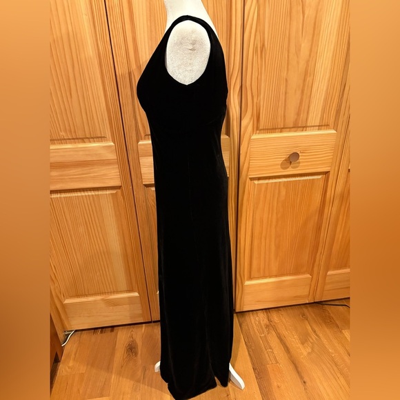 Lauren Ralph Lauren Elegant Vintage V-Neck Black Velvet Sleeveless Maxi Dress - Picture 3 of 13